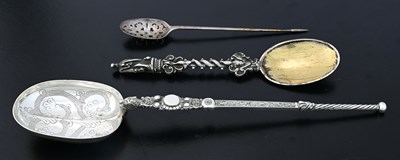 Lot 160 - An eighteenth-century silver mote spoon, maker'...
