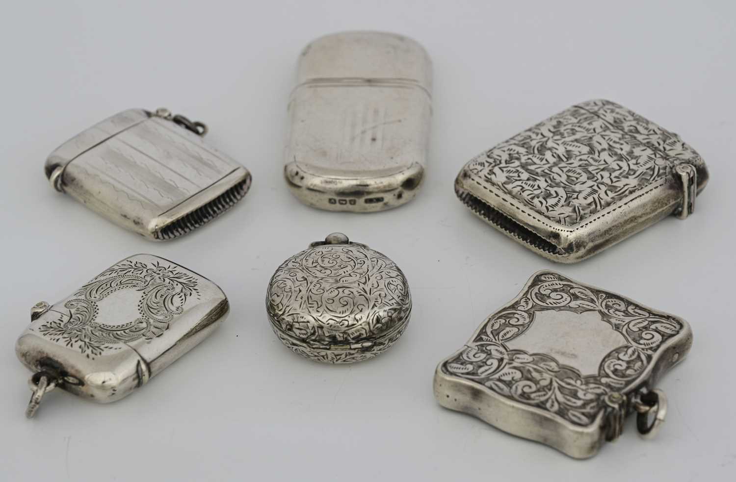 Lot 67 - A group of hallmarked silver, to include a...