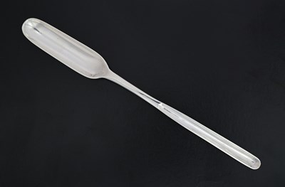 Lot 266 - A George III eighteenth-century silver marrow...