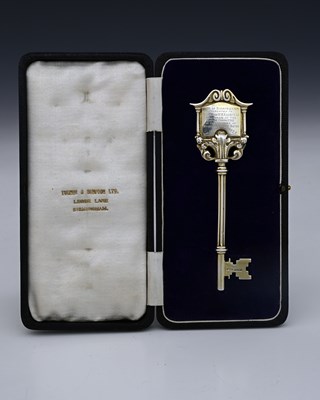 Lot 162 - A George V silver cased ceremonial key, by...