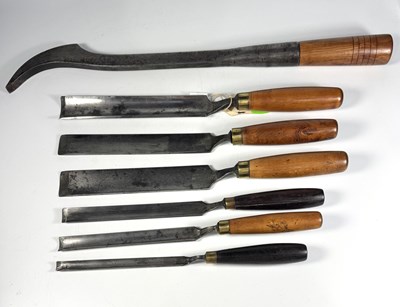 Lot 358 - A set of six cranked chisels and an Oxford...