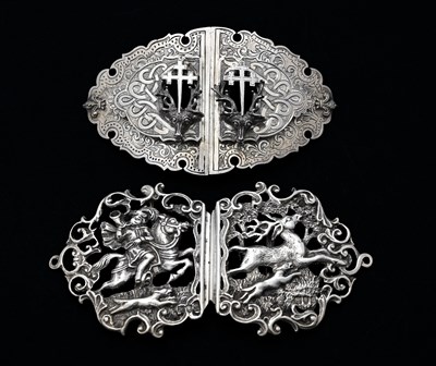 Lot 318 - A Victorian cast silver hunting-themed buckle,...