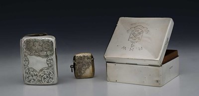 Lot 68 - An Edwardian silver cigarette box, by Percy...