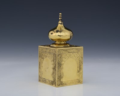 Lot 278 - An Elizabeth II silver-gilt atomiser,...