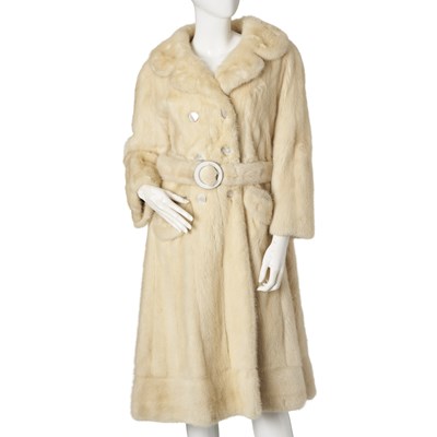 Lot 444 - A full-length pearl mink fur coat.