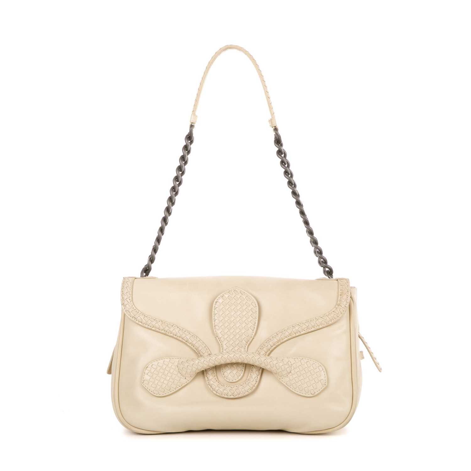 Lot 250 - Bottega Veneta, a Rialto handbag, crafted from...