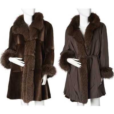 Lot 455 - A reversible sheared mink coat w/fox fur trim.