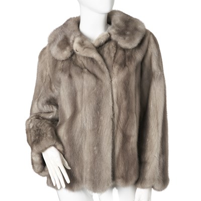 Lot 464 - A sapphire mink jacket.