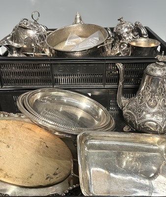 Lot 31 - A silver mounted pendant with a hardstone on a...