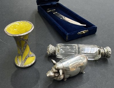 Lot 218 - A twentieth-century novelty white metal vesta,...