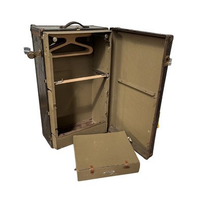 Lot 627 - An early 20th century gentleman's travelling...