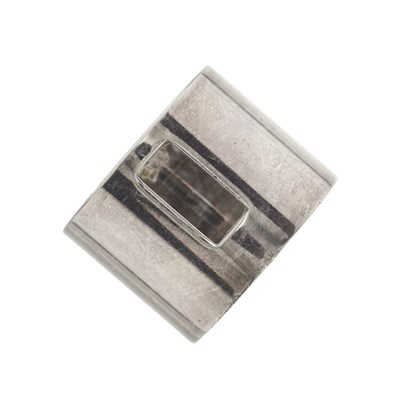 Lot 325 - Gucci, a wide band ring.