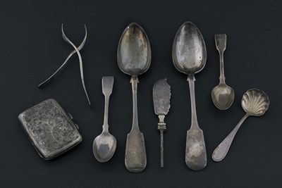 Lot 226 - A group of silver, to include a pair of early...