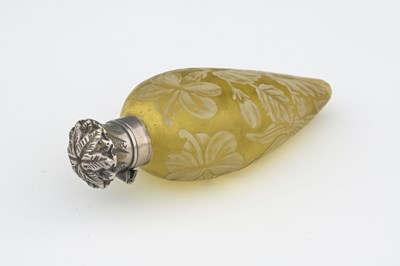 Lot 28 - Thomas Webb and Sons, a Victorian cameo glass...