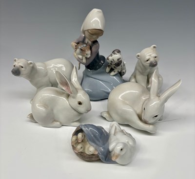 Lot 87 - A small group of Lladro figurines: Little...