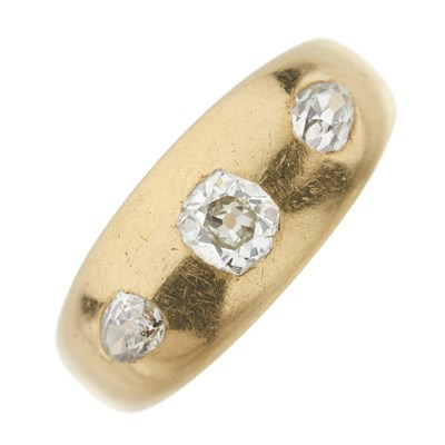 Lot 17 - An early 20th century 18ct gold old-cut diamond three stone ring