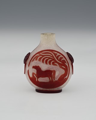 Lot 111 - A Chinese cameo glass snuff bottle, Peking,...