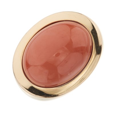 Lot 154 - Scheffel, a coral cabochon single-stone ring