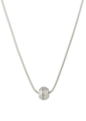 Lot 112 - Tiffany & Co., a Steamerica brilliant-cut diamond pendant necklace