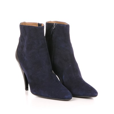 Lot 367 - Hermes, a pair of midnight blue suede ankle...