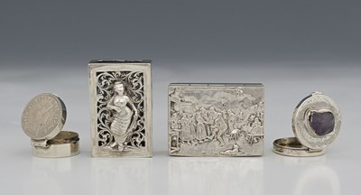 Lot 135 - A German 800 standard silver snuff box, of...