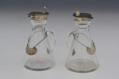 Lot 214 - A George V silver-mounted whisky noggin, by...