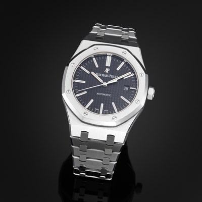 Lot 184 - Audemars Piguet, a stainless steel Royal Oak bracelet watch