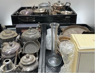 Lot 30 - A collection of silver plate and white metal...