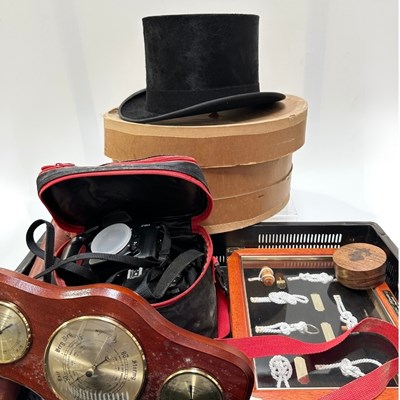 Lot 46 - A collection of gentleman's items to include:...