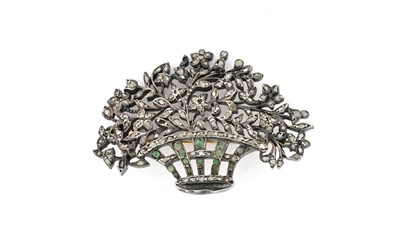 Lot 370 - An early 20th century silver and gold rose-cut diamond and emerald giardinetti brooch