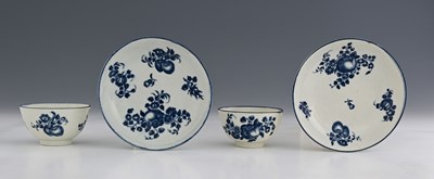 Lot 632 - Worcester, a pair of blue and white tea bowls...