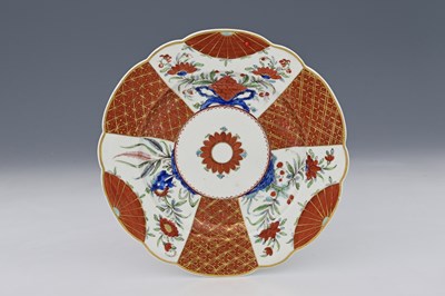 Lot 631 - Worcester, a Kakiemon type polychrome...