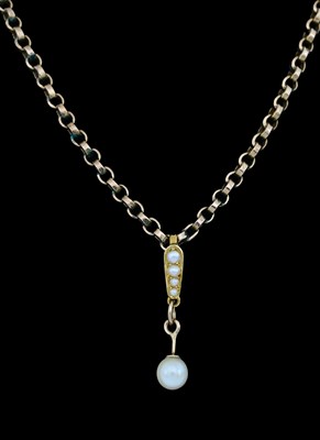 Lot 432 - An early 20th century 9ct gold pearl pendant and chain