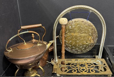 Lot 34 - A collection of brass and copper to include:...