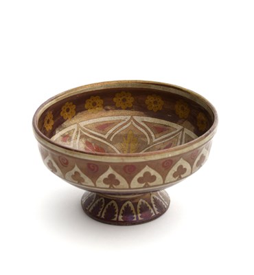 Lot 163 - A small Bushey Heath Pottery pedestal dish by...