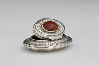 Lot 62 - An early eighteenth century silver snuff box,...