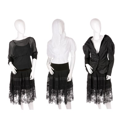 Lot 503 - Four items of ladies designer clothing, to...