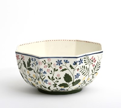 Lot 284 - A Wedgwood Pottery bowl by Grace Barnsley,...