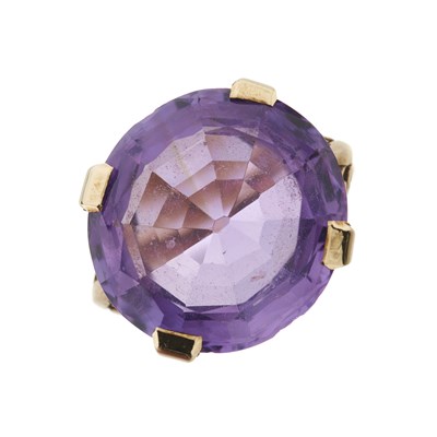 Lot 127 - A mid 20th century amethyst single stone ring