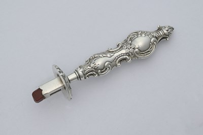 Lot 163 - An Edwardian silver sealing wax holder, by...