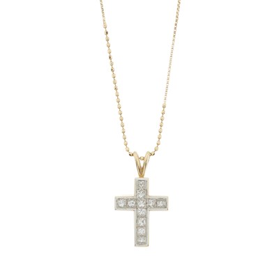 Lot 169 - A princess-cut diamond cross pendant and chain