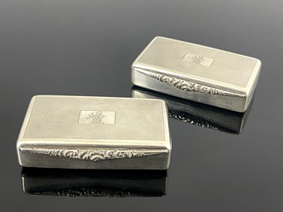 Lot 21 - A pair of Elizabeth II silver snuff boxes,...