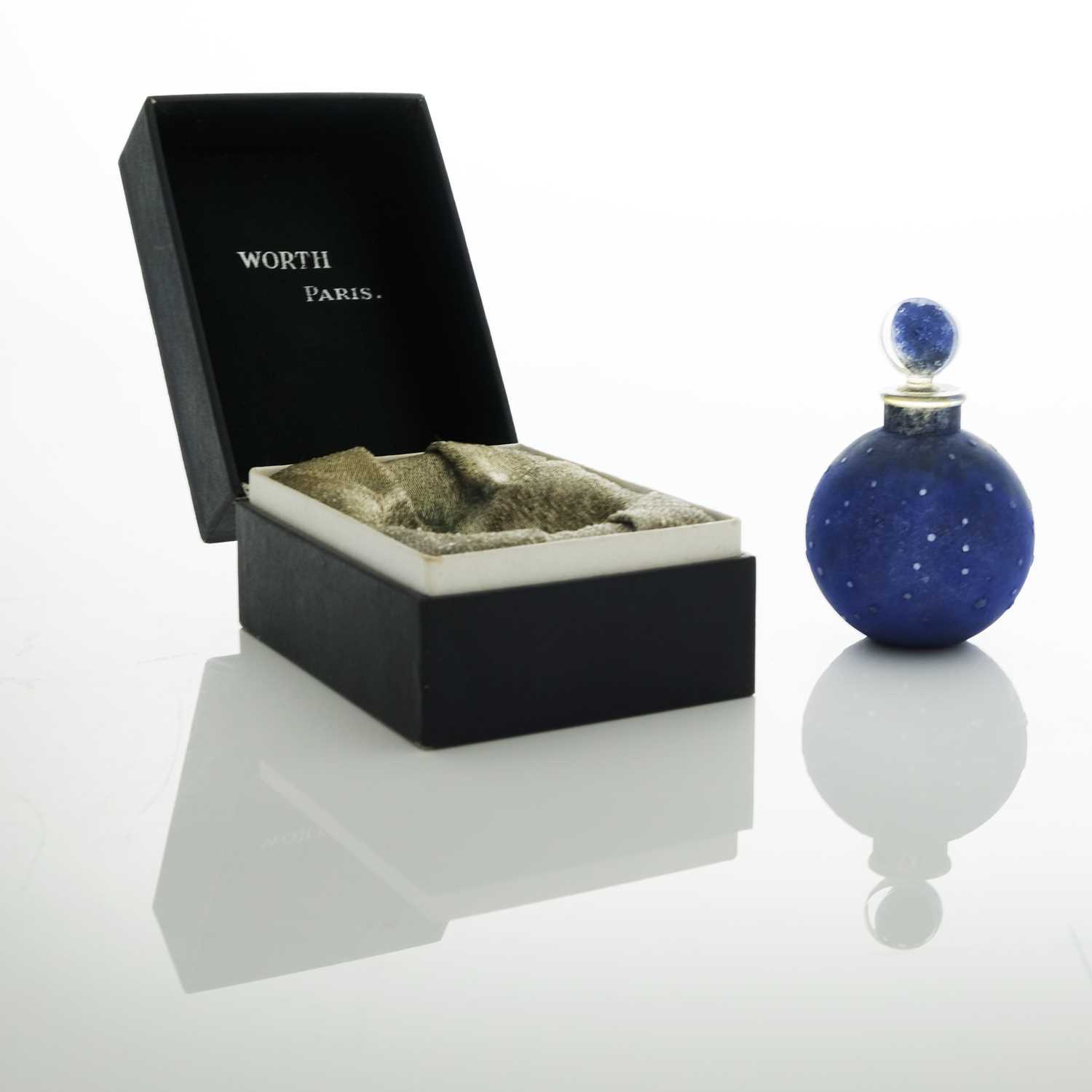 Lot 103 - Rene Lalique for Worth, a Dans La Nuit glass...