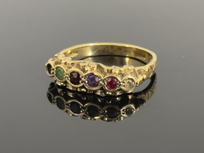 Lot 174 - A late Victorian 9ct gold regard ring, collet...