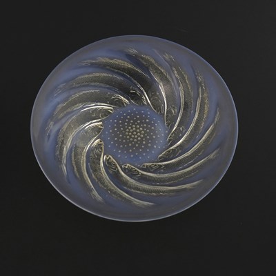 Lot 20 - Rene Lalique, a Poissons opalescent glass bowl,...