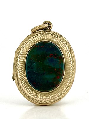 Lot 185 - A Victorian bloodstone locket