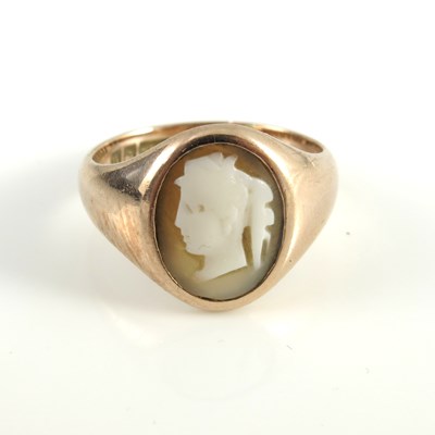 Lot 153 - A 9ct gold carved cameo ring, female portrait...