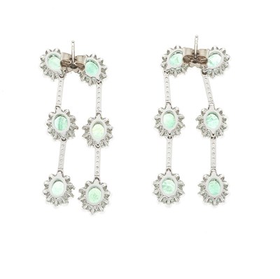 Lot 61 - A pair of 18ct gold emerald and diamond cluster chandelier drop earrings