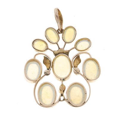Lot 93 - An early 20th century gold, opal and pearl pendant