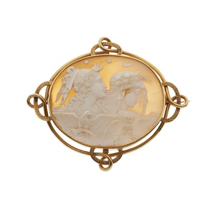Lot 92 - A late Victorian 15ct gold shell cameo Day and Night brooch